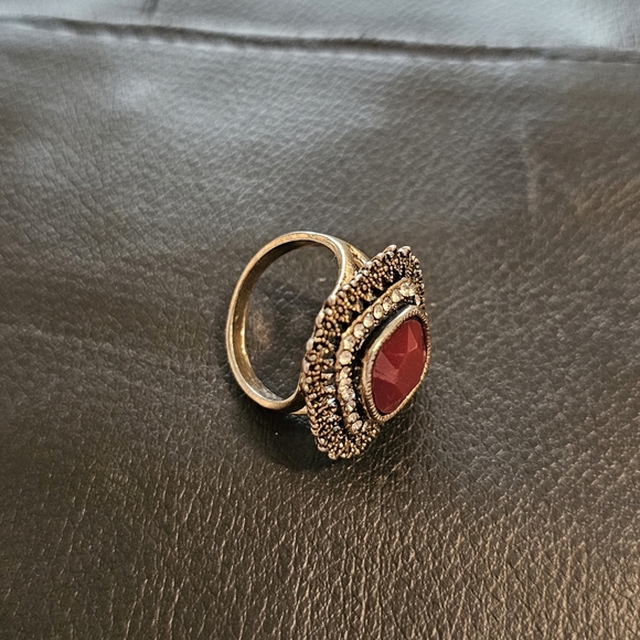 Ring - Picture 4 of 9